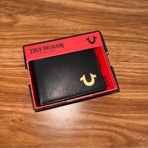 True Religion Men's Leather Bifold Wallet Black Gold Logo